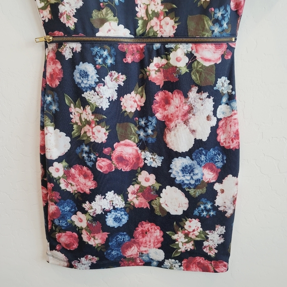 💕Forever 21 Floral Print Horizontal Zipper in The Front Dress Women's Sz Medium - Picture 4 of 10